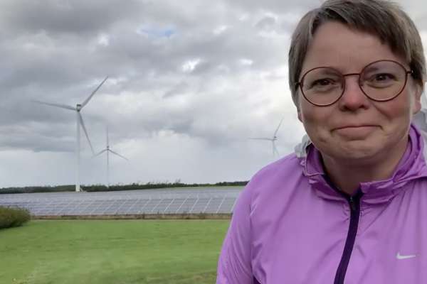 Flere vindmøller og sollceller